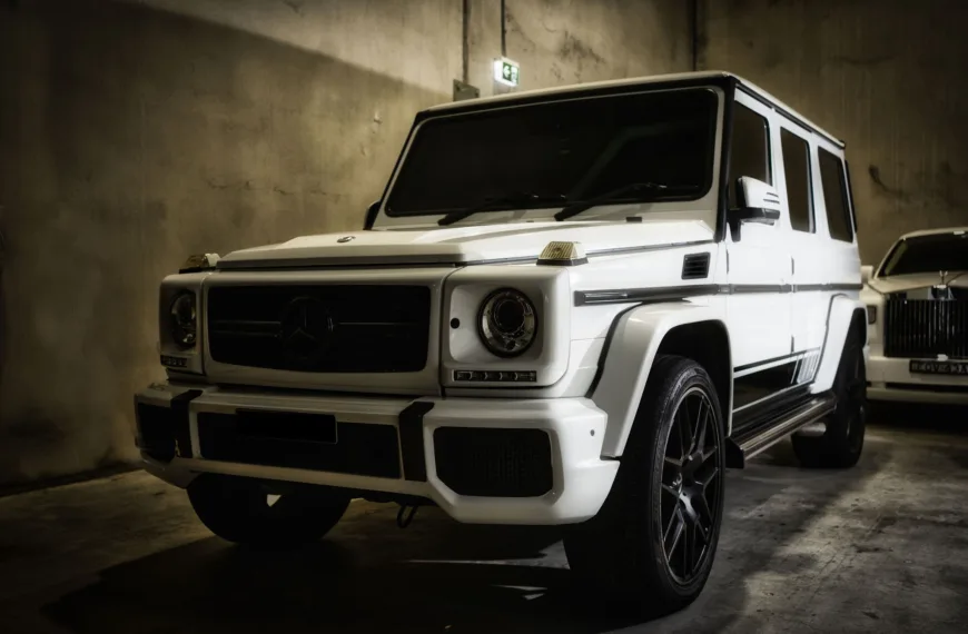 MERCEDES G WAGON OLD AND NEW SHAPE BLACK AND WHITE